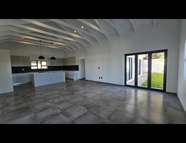 4 BEDROOM HOUSE FOR SALE IN SHELLEY POINT